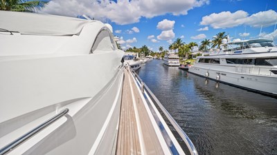 - 10 11_2007 108ft Sunseeker Predator