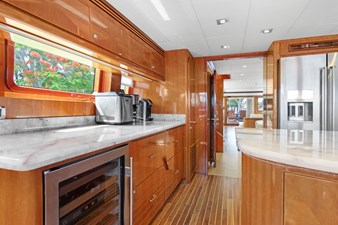 OSSUM DREAM 14 Galley to Stbd.   