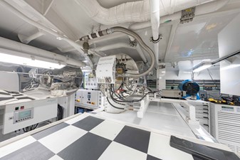 SUPERYACHT W 77 Engine Room