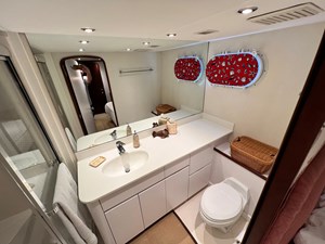 2001 Broward Raised Pilothouse MY 18 