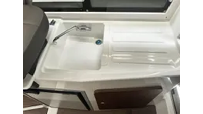 2023 Beneteau Antrares 7 OB V2 9 