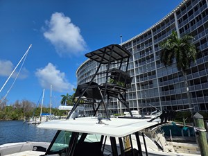 2023 Boston Whaler 360 Outrage 9 
