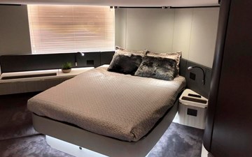 Azimut 55 9 azimut-55-2018_9