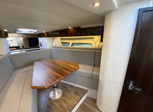 Cruisers Yachts 39 Express Coupe 31 32