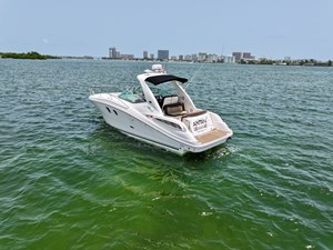 ANTANI 8 330-SUNDANCER-SEA-RAY-2014-YACHTSBLUE-STERN-PROFILE