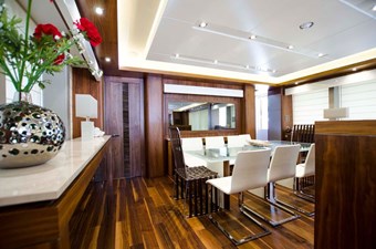 - 10 115-2015-Sunseeker-Sport-Yacht-10