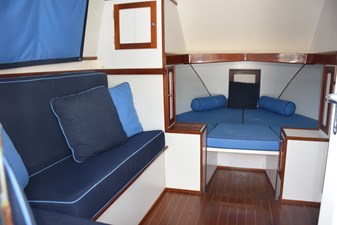 RAMPAGE 19 Cabin to portside