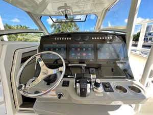 - 8 8_2016 42ft Boston Whaler 420