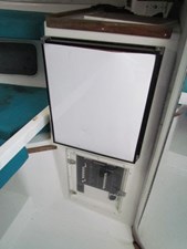 1999 Contender 35 Express Side Console 15 16