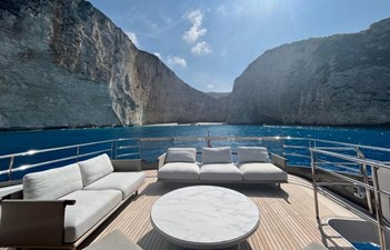 LEILANI 74 Princess Y95  Flybridge