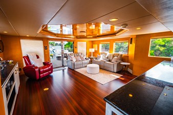 LONE STAR 40 Skylounge Looking Aft