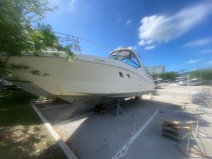2009 SEA RAY 310 SUNDANCER  1 02-PORT SIDE