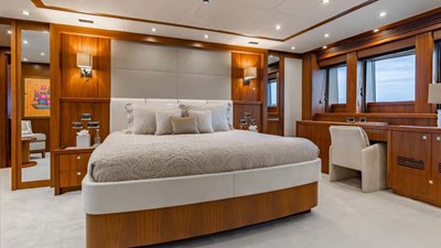 AQUARIUM 14 2009 Sunseeker 37 Metre Yacht