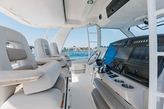 Boston Whaler 420 Outrage 38 