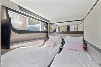 - 27 28_2022 48 Absolute 48 Coupe ZO