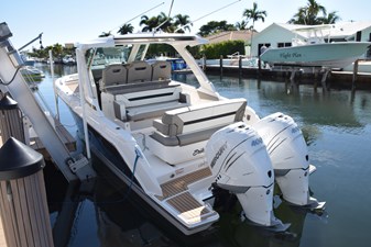 ERIKA RAY 8 Super comfortable cruising platform 