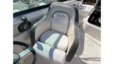2013 Sea Ray 240 Sundeck 17 