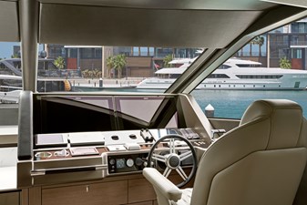 Sunseeker 88 Yacht 14 COCKPIT