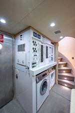 SUPERSTAR 46 CREW QUARTERS
