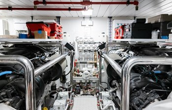 CARPE DIEM 66 Engine Room