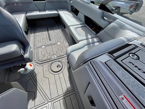 23' Moomba Mojo 9 