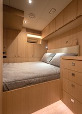 GENESIS 21 Captain Cabin