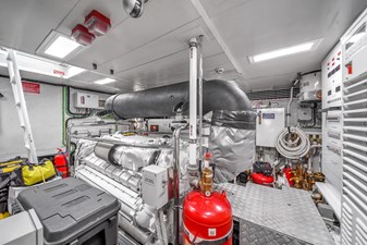 95 Raised Pilothouse 112 95' Azimut-81