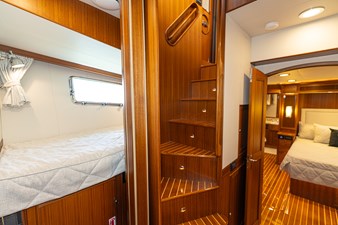 C'EST LA VIE 35 038 Compainionway facing Starboard Aft