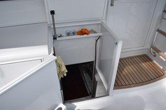 LOW BIDDER X  41 Engine room entrance  