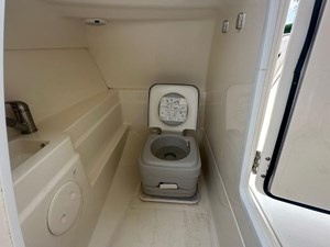 Boston Whaler 230 Vantage 19 WhatsApp Image 2024-12-13 at 09.19.57 (16)