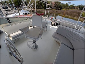 58 HATTERAS 1990 SPORTFISH 27 