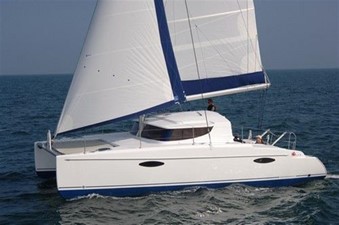 36' 2007 Fountaine Pajot MAHE 0 Lively Under Sail
