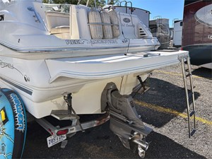 27' Monterey 2002 262 Cruisers 6 