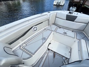 2019 WELLCRAFT 262F 8 08. Bow Seating