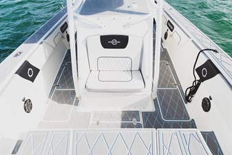 Fountain 38 Center Console 8 731A4101