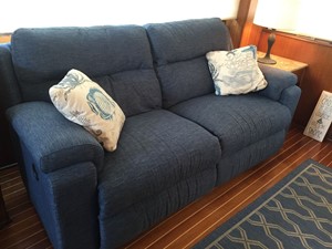 BLACK POWDER 4 SALOON SOFA