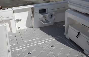 TALAN'T SHOW 2 Intrepid 40' 2021 Aft Deck