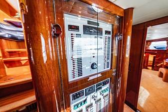 SOUTHERN BELLE 10 Companionway Electrical Panel