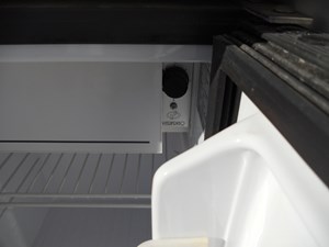 Carpe Diem 64 65_Flybridge frig 2