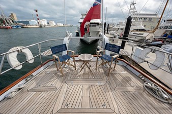 CABOCHON 5 5. Aft deck