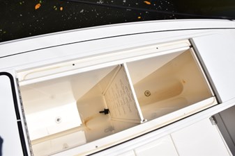 RAHITI 34 Transom Livewell  