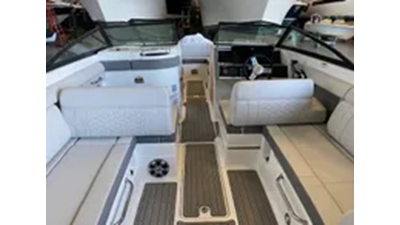 2024 Sea Ray 270 Sundeck Outboard 6 