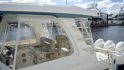 35 ft 2020 Boston Whaler 350 Realm, Yacht Kings 18 35 ft 2020 Boston Whaler 350 Realm (7)