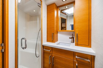 Farther & Sun 42 Port Aft Guest En-Suite Head