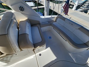 35 SUNDANCER 9 Cockpit