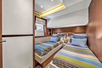 2015 Prestige 750 79 