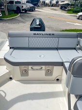 Bayliner DX2200 12 