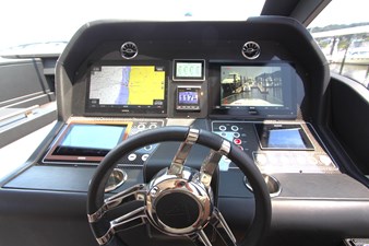 Chimaera 11 Helm Dash