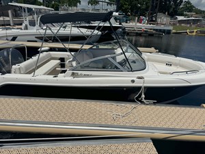 Robalo R277 2 