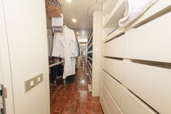 High Occupancy 147 164 OCEANFAST 1989 MASTER CLOSET